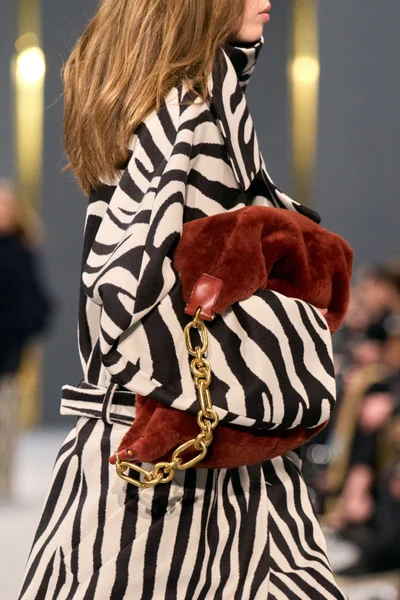 Look 52